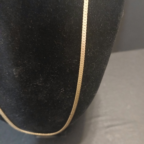 Gold tone snake chain necklace - Picture 4 of 12